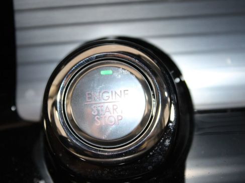 Used 2022 Lincoln Corsair AWD w/ Equipment Group 101A image 27