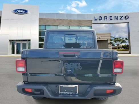 Used 2024 Jeep Gladiator Sport image 6