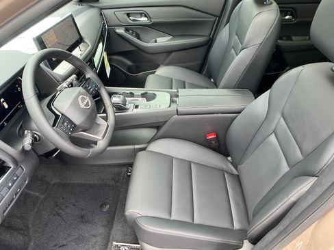 New 2025 Nissan Rogue SL w/ SL Premium Package image 9