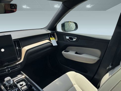 Used 2026 Volvo XC60 B5 Core image 26