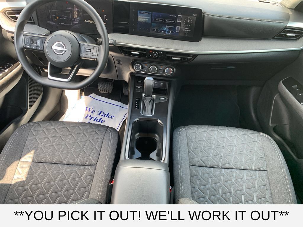 Used 2025 Nissan Kicks SV FWD image 24