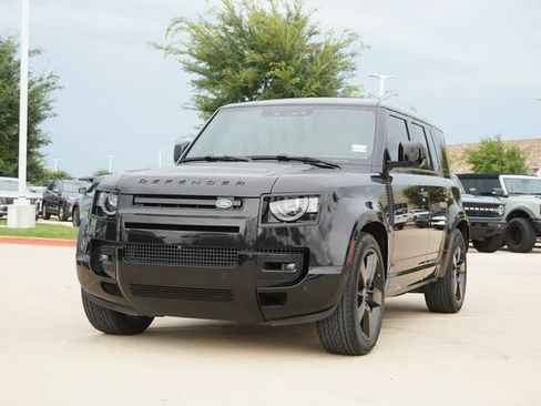 Used 2025 Land Rover Defender 110 V8 AWD/4WD image 3