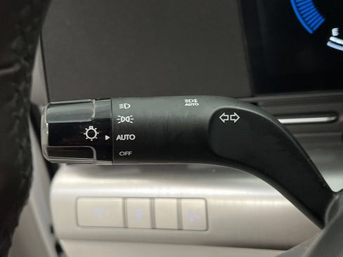 Used 2025 Hyundai Kona SEL AWD/4WD image 48