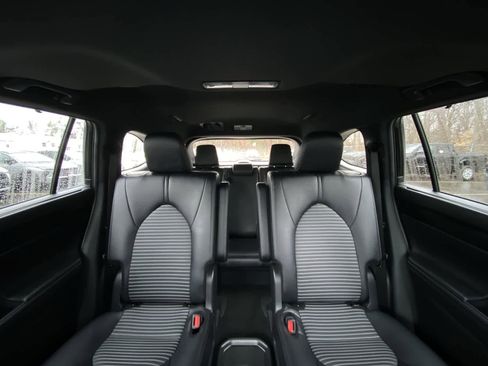 Certified 2025 Toyota Highlander XSE image 29