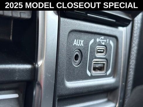 New 2025 Jeep Gladiator Sport AWD/4WD image 34