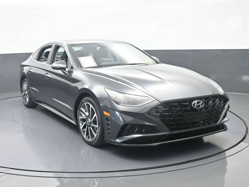 Used 2023 Hyundai Sonata Limited w/ Preferred Accessory Package FWD image 9