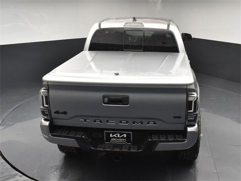 Used 2022 Toyota Tacoma SR5 w/ Technology Package image 43