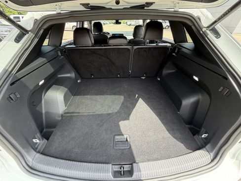 Used 2024 Volkswagen Atlas Cross Sport SE FWD image 18