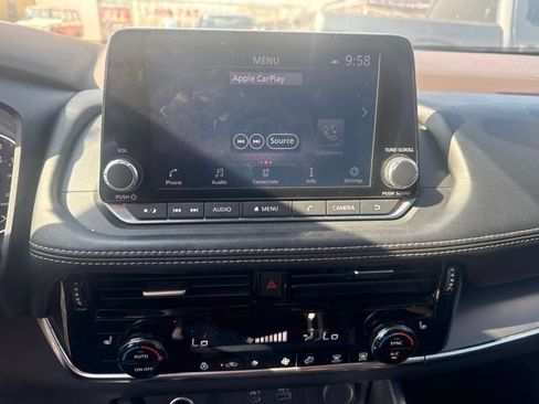 Used 2022 Nissan Rogue SV w/ SV Premium Package FWD image 8