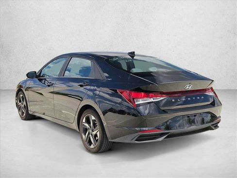 Used 2023 Hyundai Elantra SEL w/ Convenience Package FWD image 7
