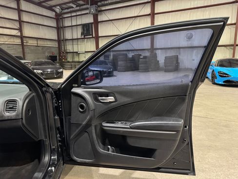 Used 2015 Dodge Charger SXT image 24