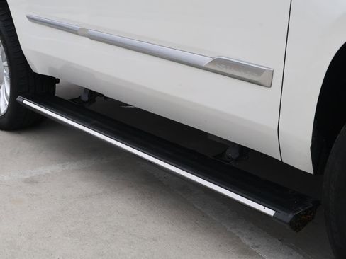 Used 2020 Cadillac Escalade Platinum image 14