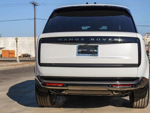 New 2025 Land Rover Range Rover Long Wheelbase SE image 6