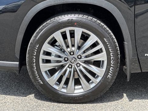 New 2026 Toyota Highlander Platinum AWD/4WD image 25