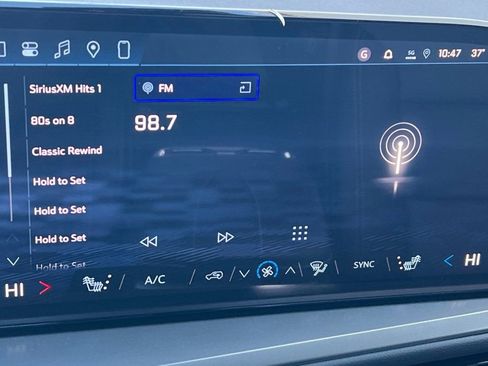 New 2026 Chevrolet Traverse LT w/ Enhanced Driving Package image 16