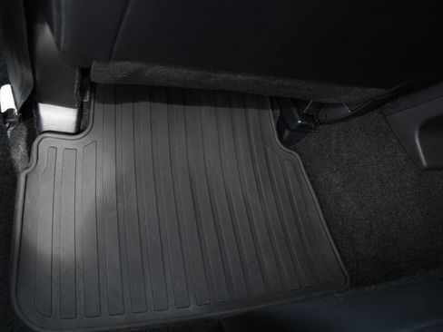 Used 2017 Subaru Impreza 2.0i Limited image 17