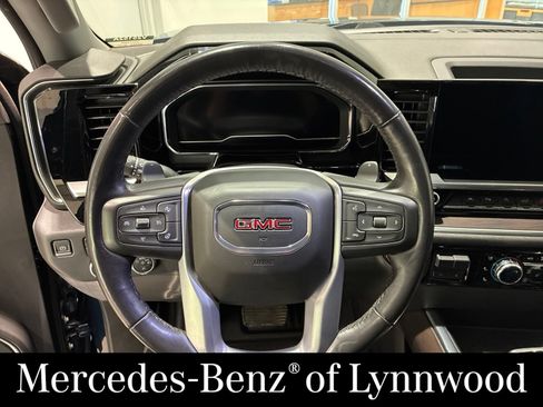 Used 2022 GMC Sierra 1500 SLT w/ SLT Premium Plus Package AWD/4WD image 17