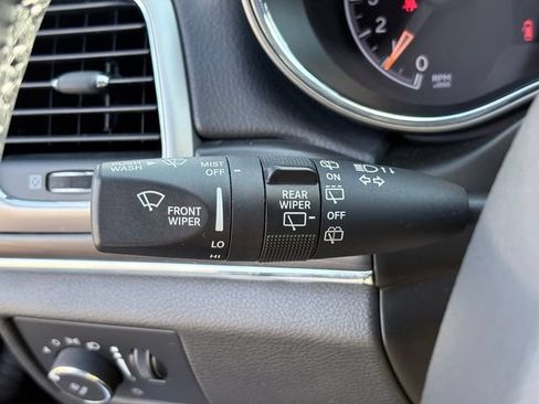 Used 2022 Jeep Grand Cherokee Limited AWD/4WD image 15