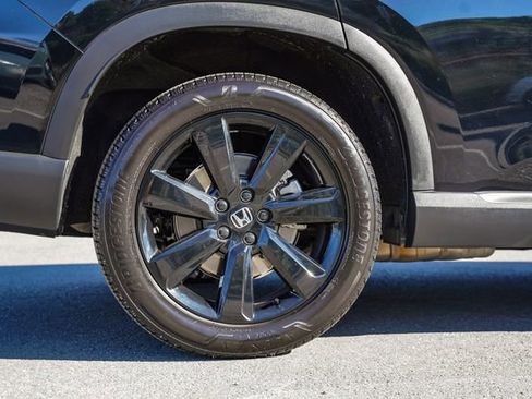 Used 2025 Honda Pilot Black Edition image 9