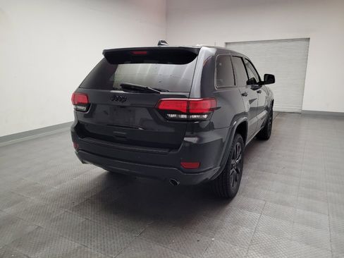 Used 2018 Jeep Grand Cherokee Altitude AWD/4WD image 7