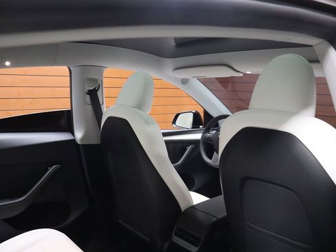 Used 2023 Tesla Model Y Performance image 40