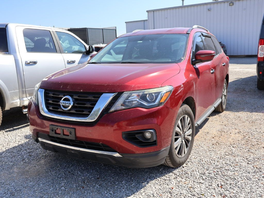 Used 2019 Nissan Pathfinder SV FWD image 2