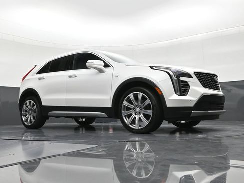 Used 2023 Cadillac XT4 Premium Luxury w/ Driver Assist Package FWD image 27