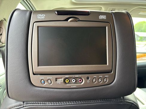 Used 2014 Cadillac Escalade Platinum AWD/4WD image 30