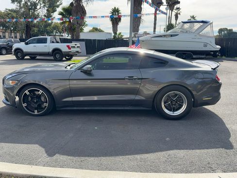 Used 2017 Ford Mustang GT image 7