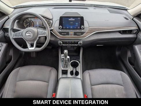 Used 2024 Nissan Altima 2.5 SV FWD image 26