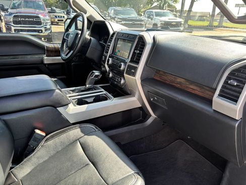 Used 2018 Ford F150 Lariat w/ Equipment Group 502A Luxury AWD/4WD image 21
