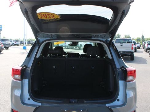 Used 2025 Chevrolet TrailBlazer LT w/ Convenience Package FWD image 17
