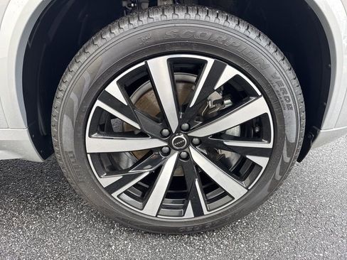 Used 2025 Volvo XC90 B6 Core w/ Climate Package image 9