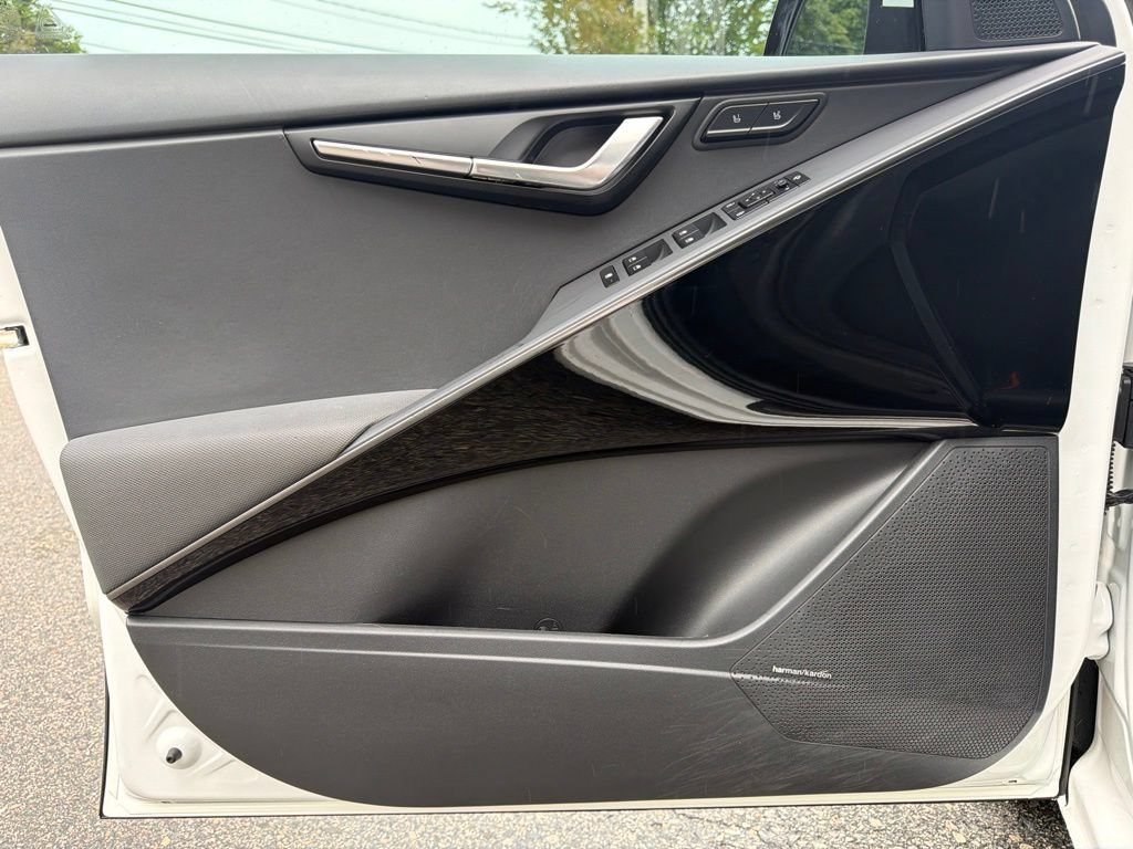 Certified 2023 Kia Niro Wave FWD image 12