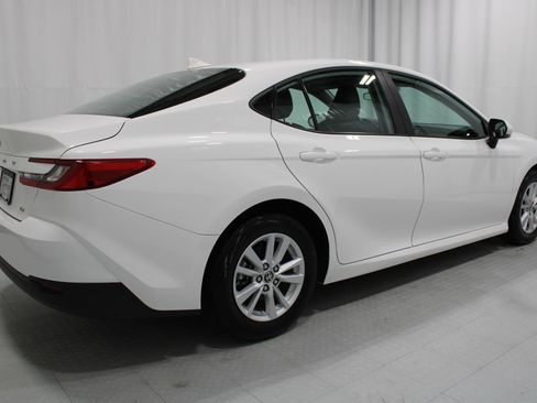 Used 2025 Toyota Camry LE FWD image 6
