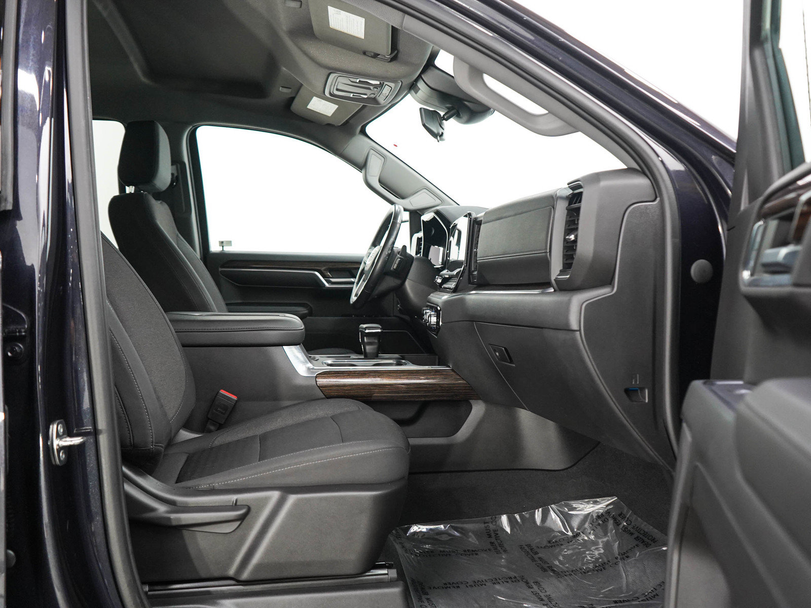 Used 2022 GMC Sierra 1500 Elevation w/ LPO, Elevation Black Package AWD/4WD image 11