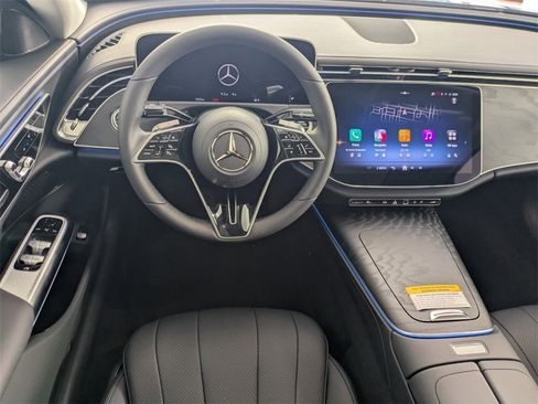 New 2026 Mercedes-Benz E 350 4MATIC Sedan image 10