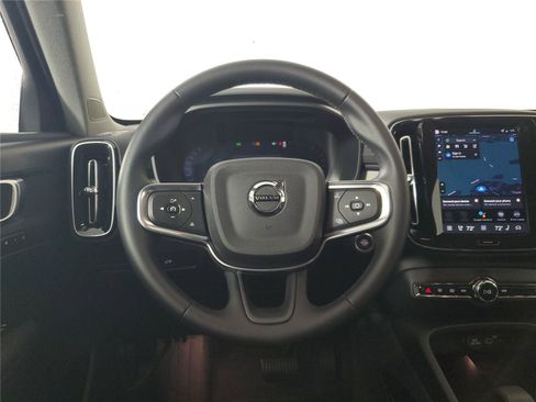 Certified 2026 Volvo XC40 B5 Core w/ Climate Package AWD/4WD image 16