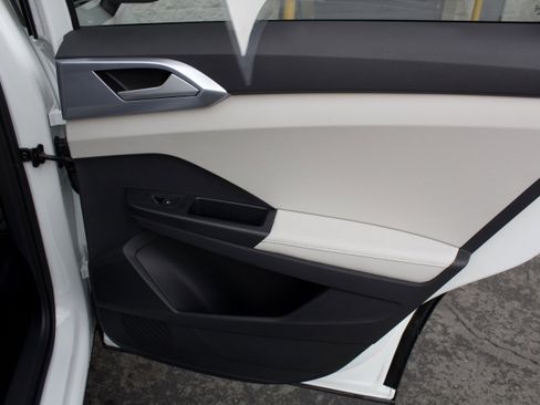 New 2026 Volkswagen Taos SE AWD/4WD image 29