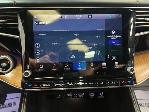 Used 2022 Jeep Grand Wagoneer Series III w/ Rear Seat Video Group 1 image 22