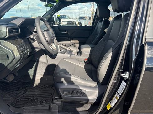 Used 2024 Toyota Tacoma Limited w/ Limited Package (LT) image 26