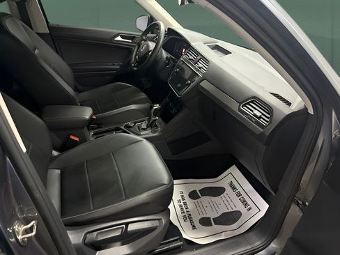 Used 2021 Volkswagen Tiguan SEL w/ 2-Row Tiguan MDO Package AWD/4WD image 16
