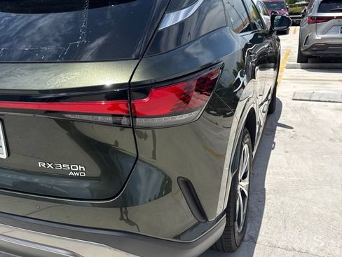 Used 2024 Lexus RX 350h w/ Accessory Package (Z1) AWD/4WD image 17