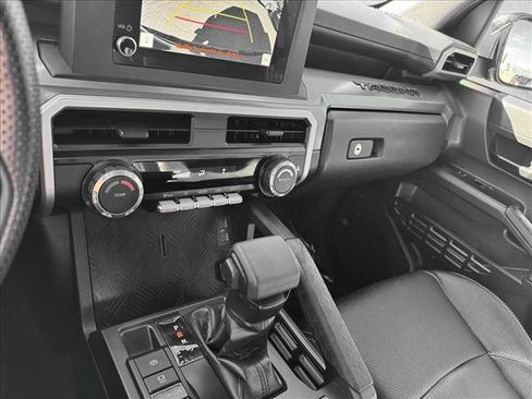 Used 2024 Toyota Tacoma SR5 AWD/4WD image 13