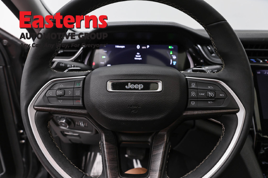 Used 2023 Jeep Grand Cherokee 4WD 4xe image 11