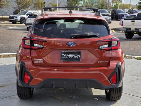 Used 2025 Subaru Crosstrek 2.0i Premium AWD/4WD image 3