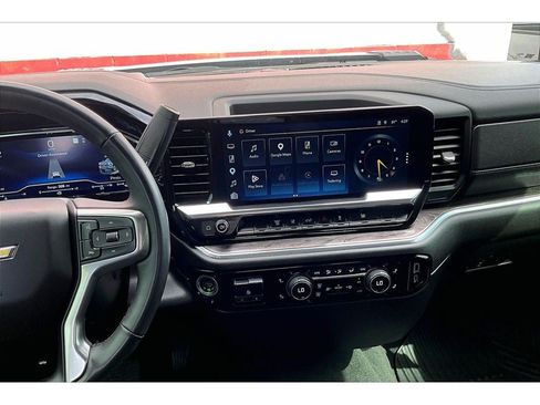 Used 2025 Chevrolet Silverado 3500 LTZ AWD/4WD image 7
