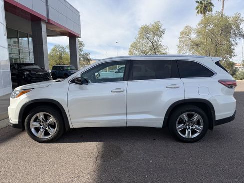 Used 2016 Toyota Highlander Limited Platinum image 2