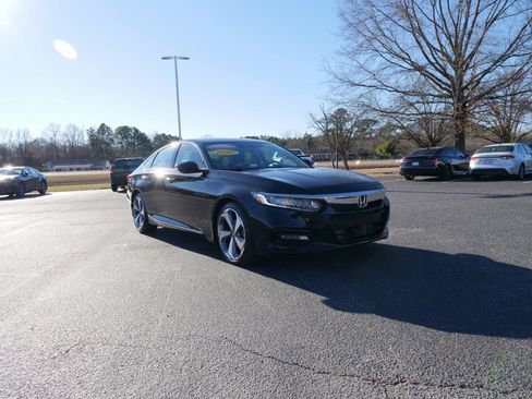 Used 2020 Honda Accord Touring image 10