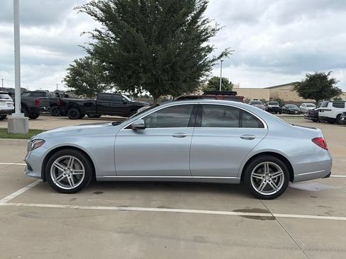 Used 2017 Mercedes-Benz E 300 4MATIC image 5